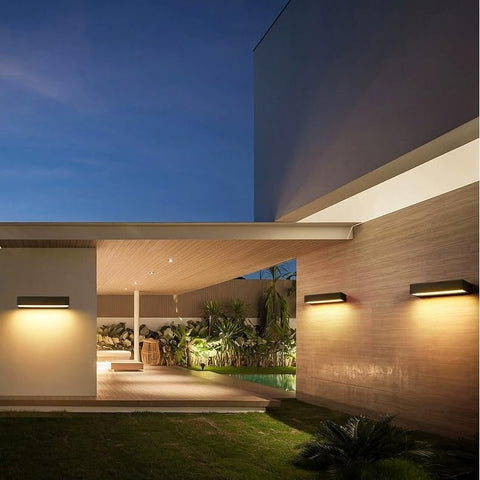 Modern LED Outdoor Wall Light 16W Black IP65 3000K