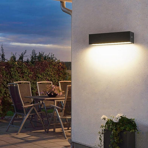 Modern LED Outdoor Wall Light 16W Black IP65 3000K