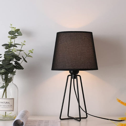 Lampe de Table de Chevet,Lampe de Table de Bureau Moderne vec Base de Cage de Panier en Métal Creux,Lampe de Table Abat-jour en Tissu Noir pour Chambre à Coucher,Salon,Bureau
