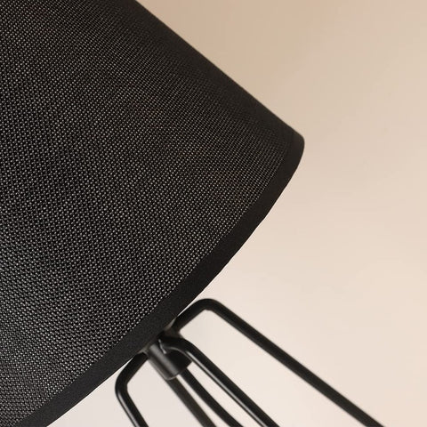 Lampe de Table de Chevet,Lampe de Table de Bureau Moderne vec Base de Cage de Panier en Métal Creux,Lampe de Table Abat-jour en Tissu Noir pour Chambre à Coucher,Salon,Bureau
